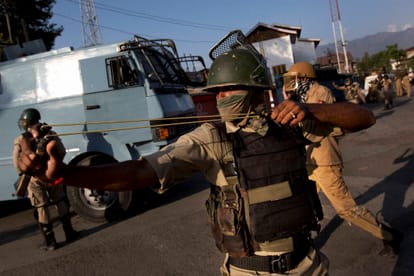 Curfew in Jammu & Kashmir continues for 17th consecutive day