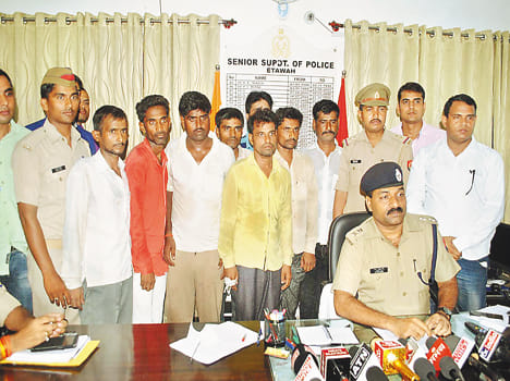 8 member of oil thief gang detained 