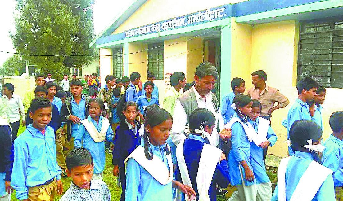 Students boycott classes surrounded Biio