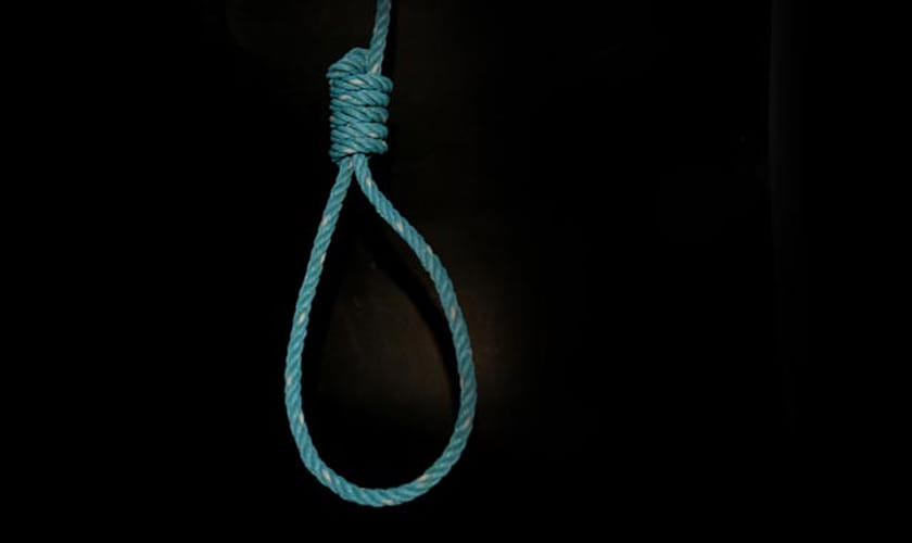 delhi police personal commit suicide after family dispute