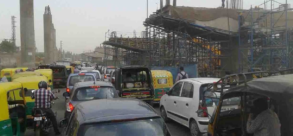 metro project stopped work of highway six lane