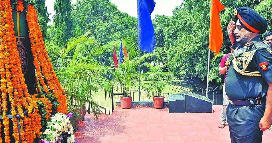17th anniversary, Lft. General KJ Singh tribute to Kargil Shaheed monument in panchkula