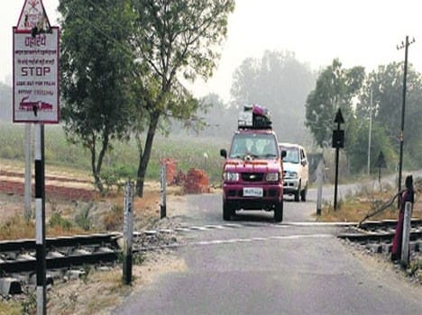 important facts about unmanned railway crossings accident