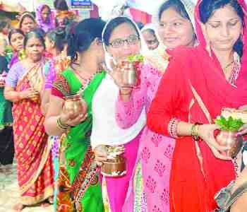 devotees worship in temples