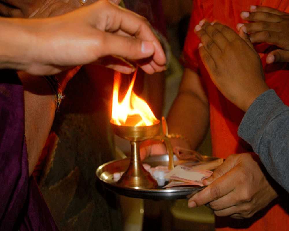 camphor benefits in vastu dosh and pitra dosh