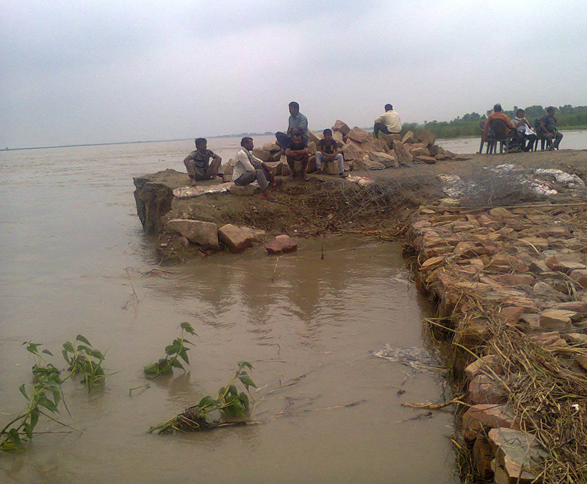 gandak is near to danger level