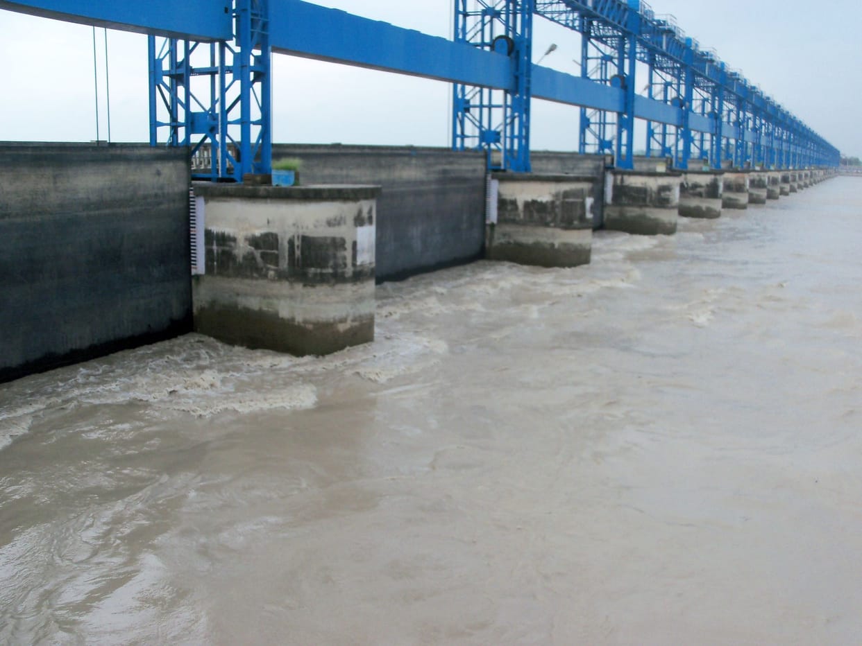 Five lakh cusecs water released from Nepal, High alert
