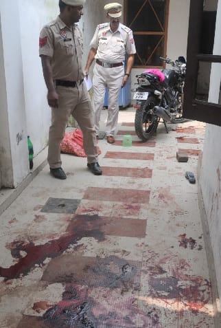 smugglers attck in house, killed a youth, malakpur, ludhiana,   punjab,