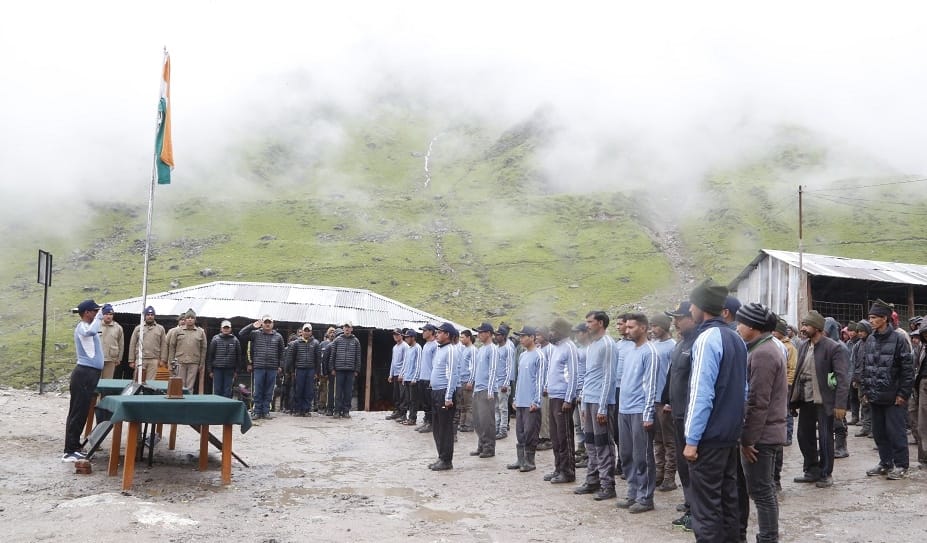 Martyrs of the country, we are proud ...