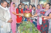 holy monday, people pray in temple, sawan festival, kaithal