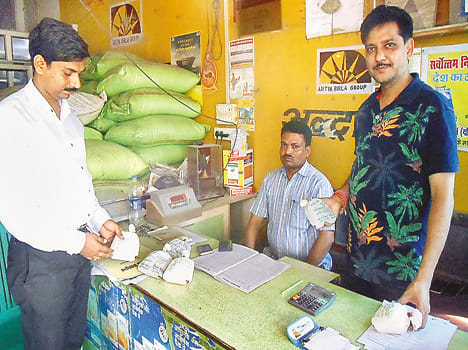 Raids on shops manure, un- loading wildly loose shutter