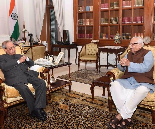 Governor ram naik meets to president pranav mukherjee.