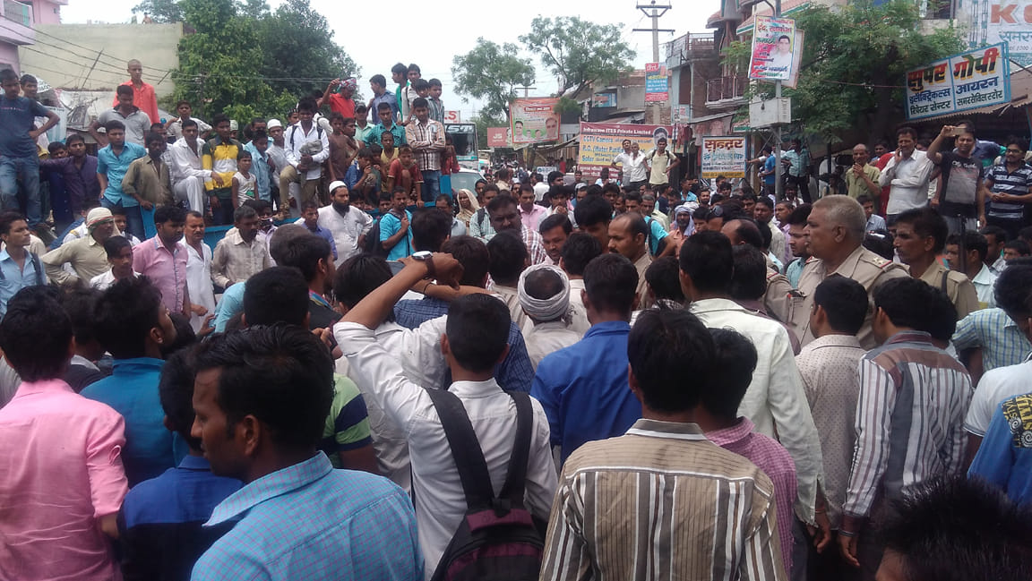 Representatives legislator beaten crooked stopped, Hungama