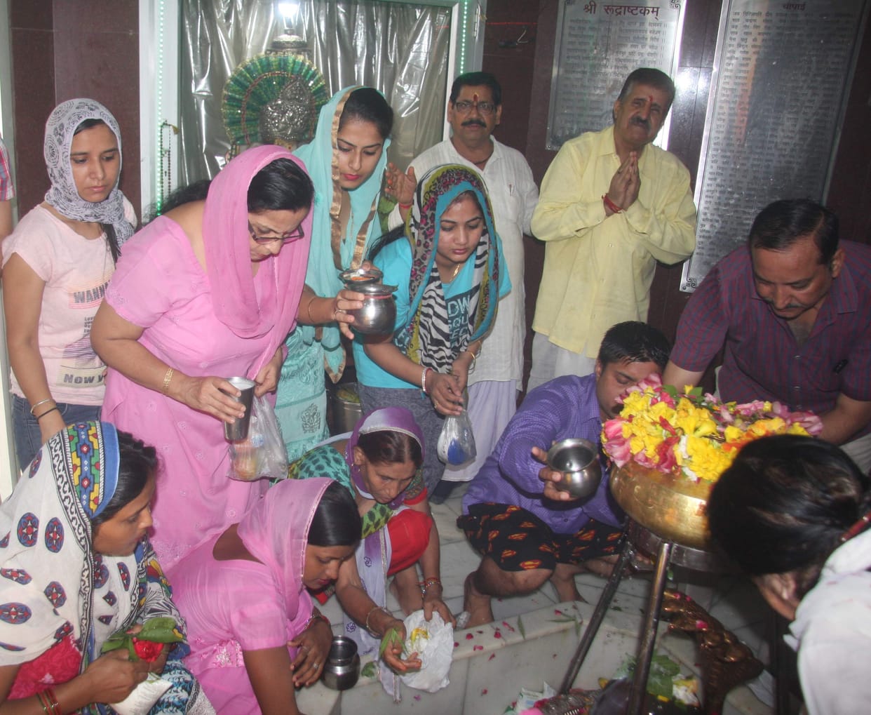 Sawan month special pooja in shiv temples chandigarh, 