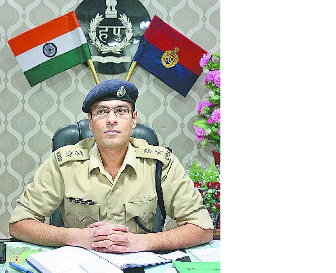 constable suspended, misbehave, complaint, sp, crime,