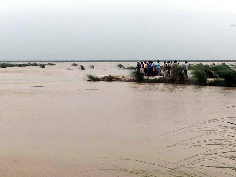 ganga ke uphaan se kata shahabaajapur ka baandh