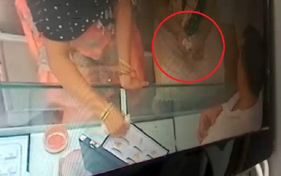 सीसीटीवी में कैद हुई चोरी