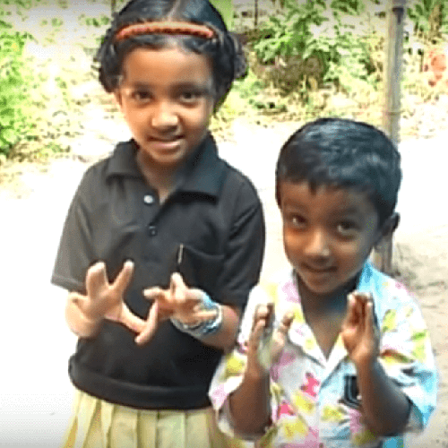 140 family members With Webbed Fingers