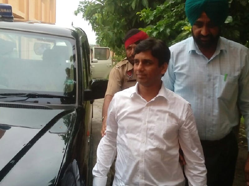 delhi mehrauli attack not on aap mla, but on supporter