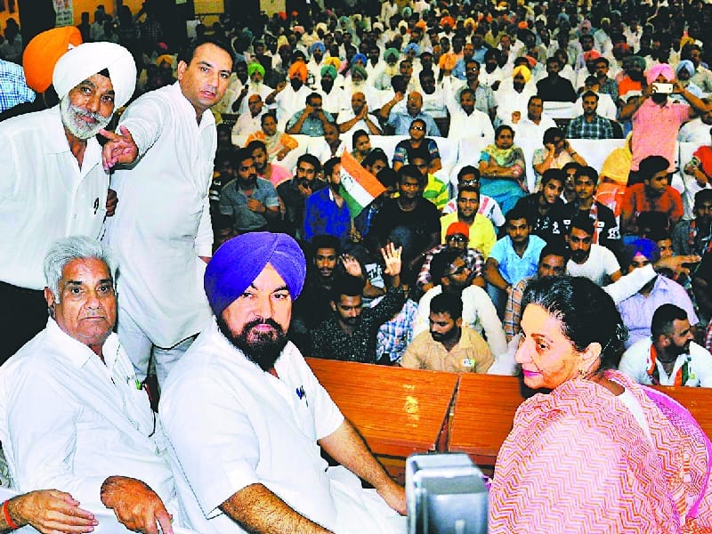 MLA Preneet Kaur, former foreign minister, worker meetings, the government attacked, Patiala