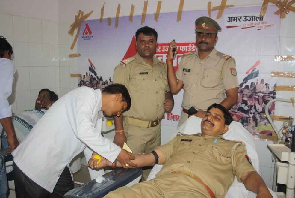 many people donated blood in memory of kargil heros