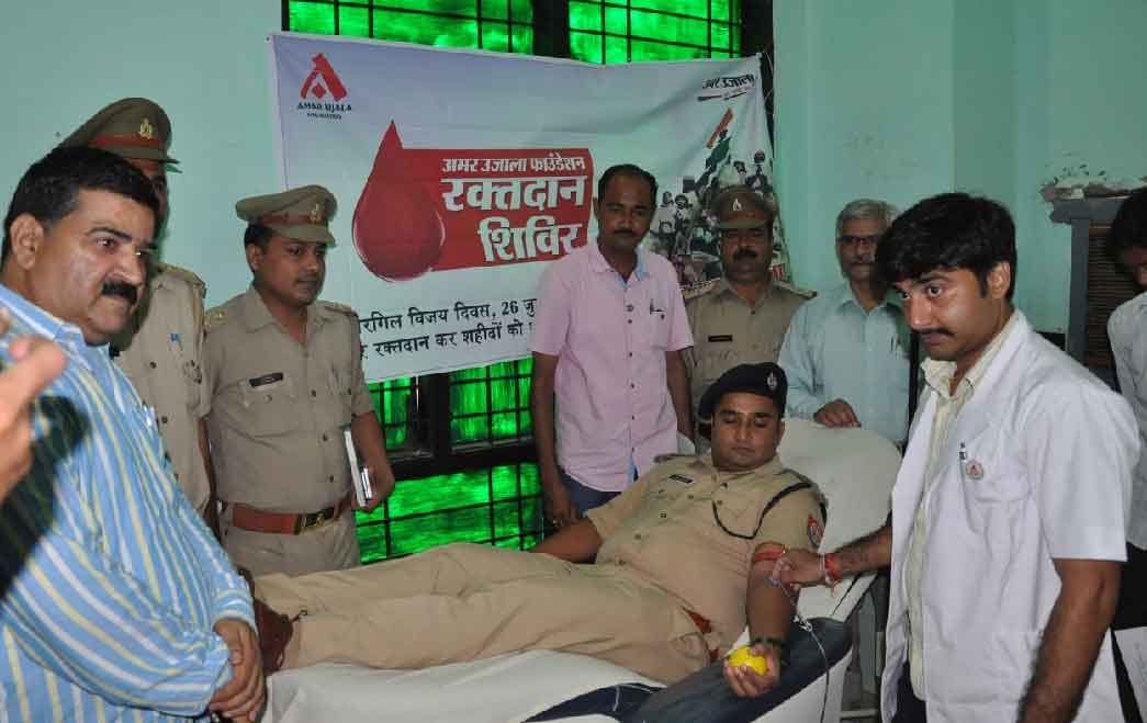 many people donated blood in memory of kargil heros