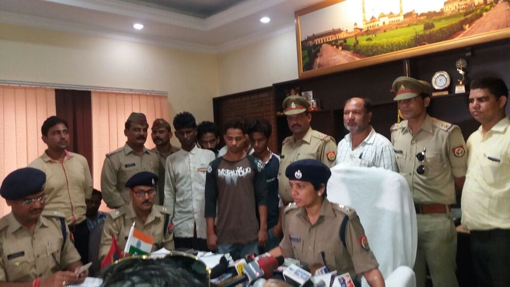 lucknow police open lucknow talkatora loot