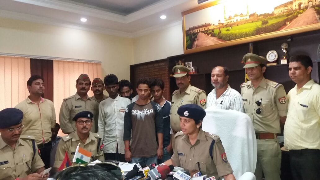 lucknow police open lucknow talkatora loot