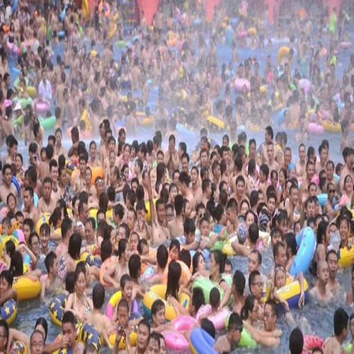 the Most Crowded Chinese Swimming Pools