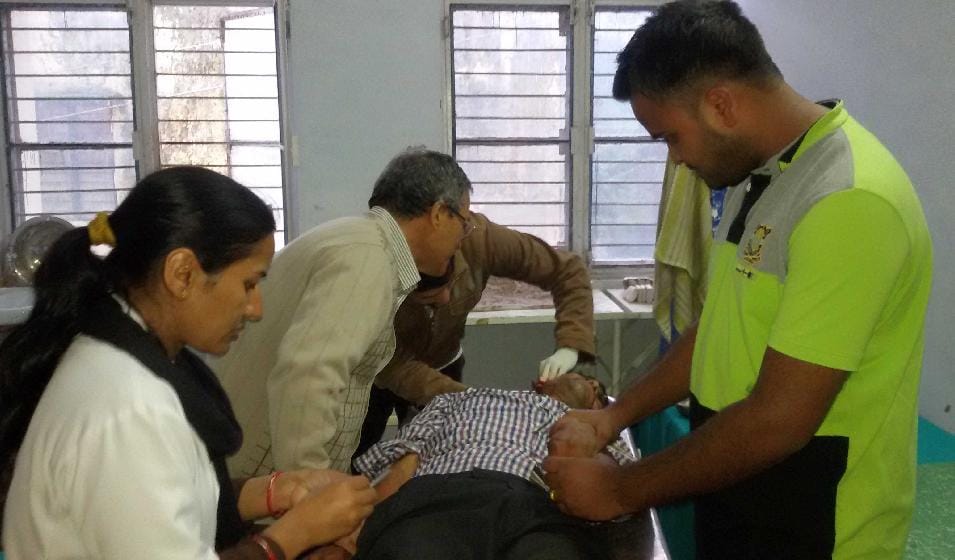 Being Mdkot jeep fell into the ditch, five injured