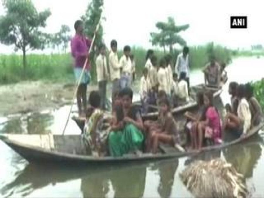 बाढ़ का असर