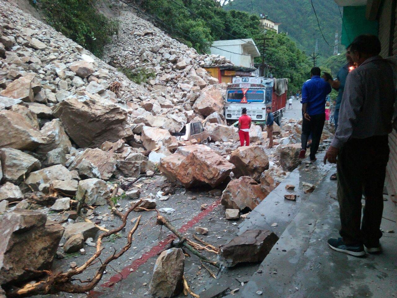 landslide in tehri ghansali main market