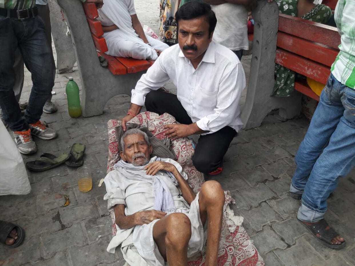 Old man died in hospital wounded were thrown.
