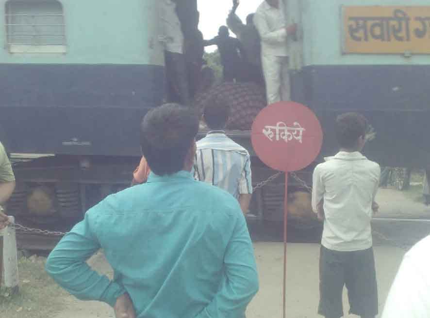 railway get alerted after the accident in varanasi