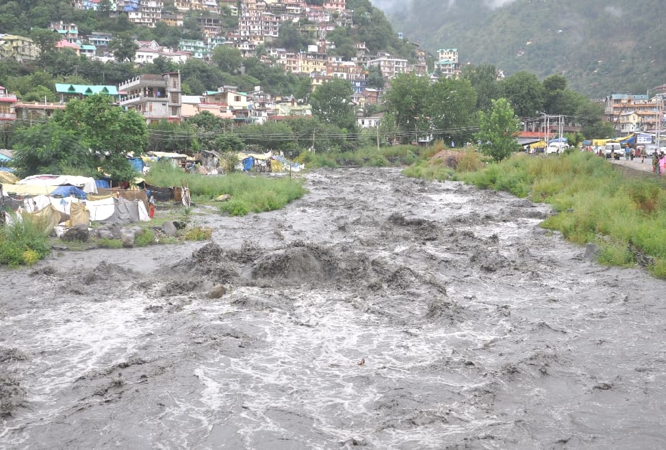 Two killed in heavy rainfall in Himachal.