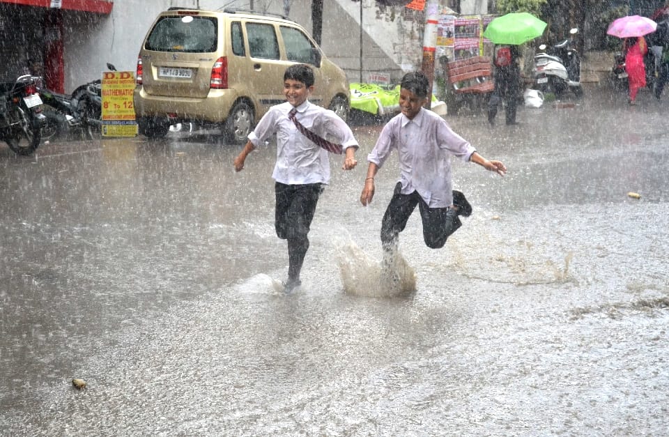 heavy  rain in city