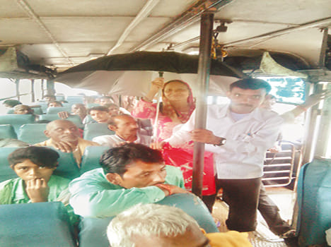Satha Rkraen umbrella, pour roadways buses