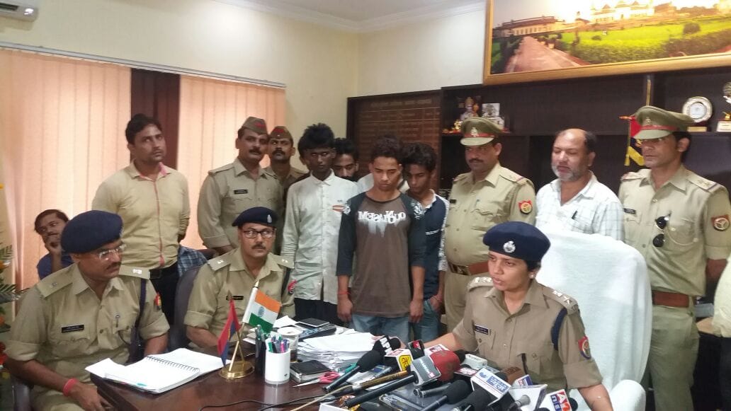lucknow police open lucknow talkatora loot