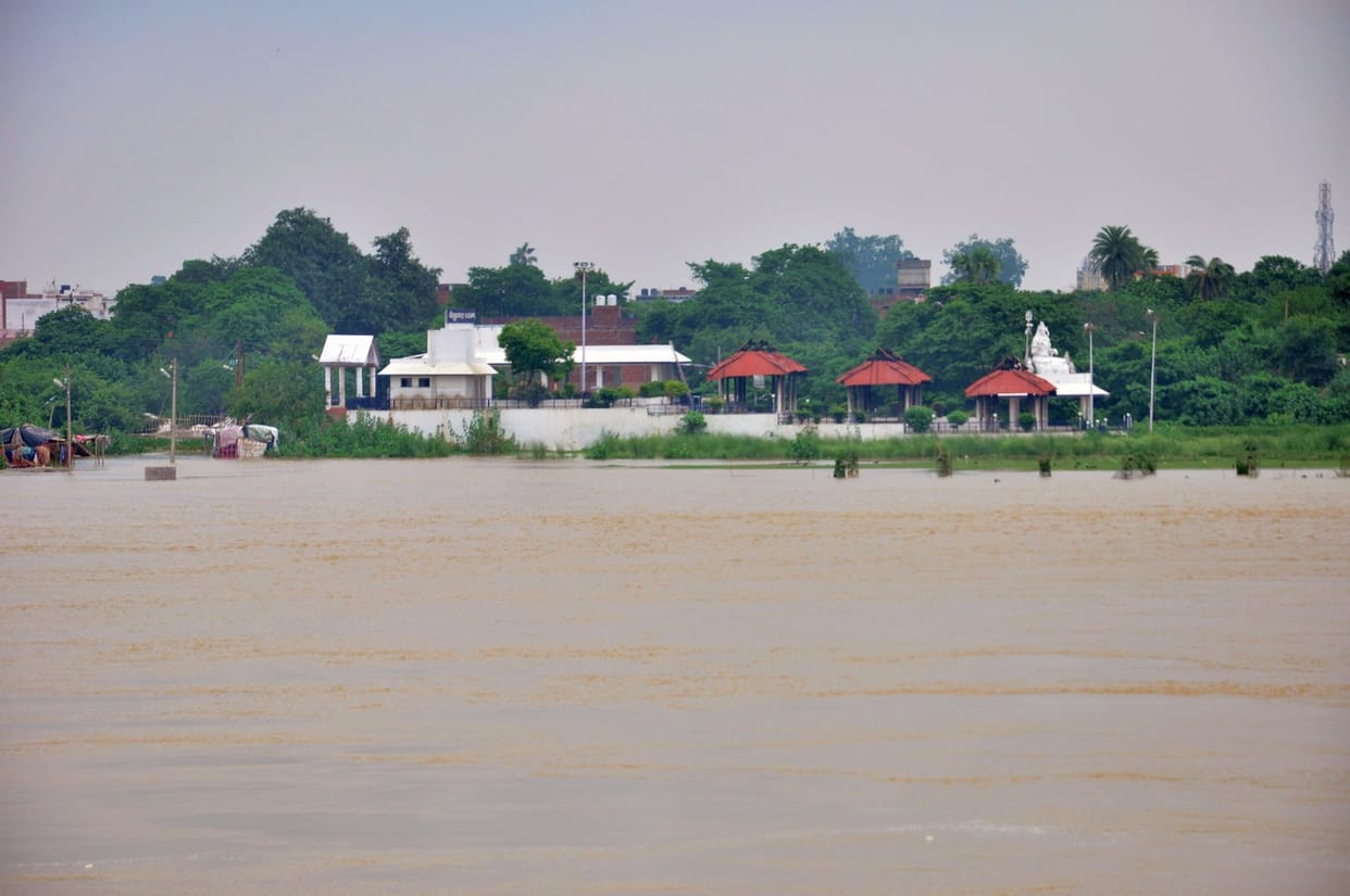 Water level of Rapti river increases