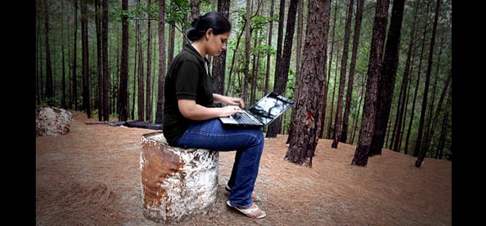 Survey data is worrisome, the number of working women is falling in India