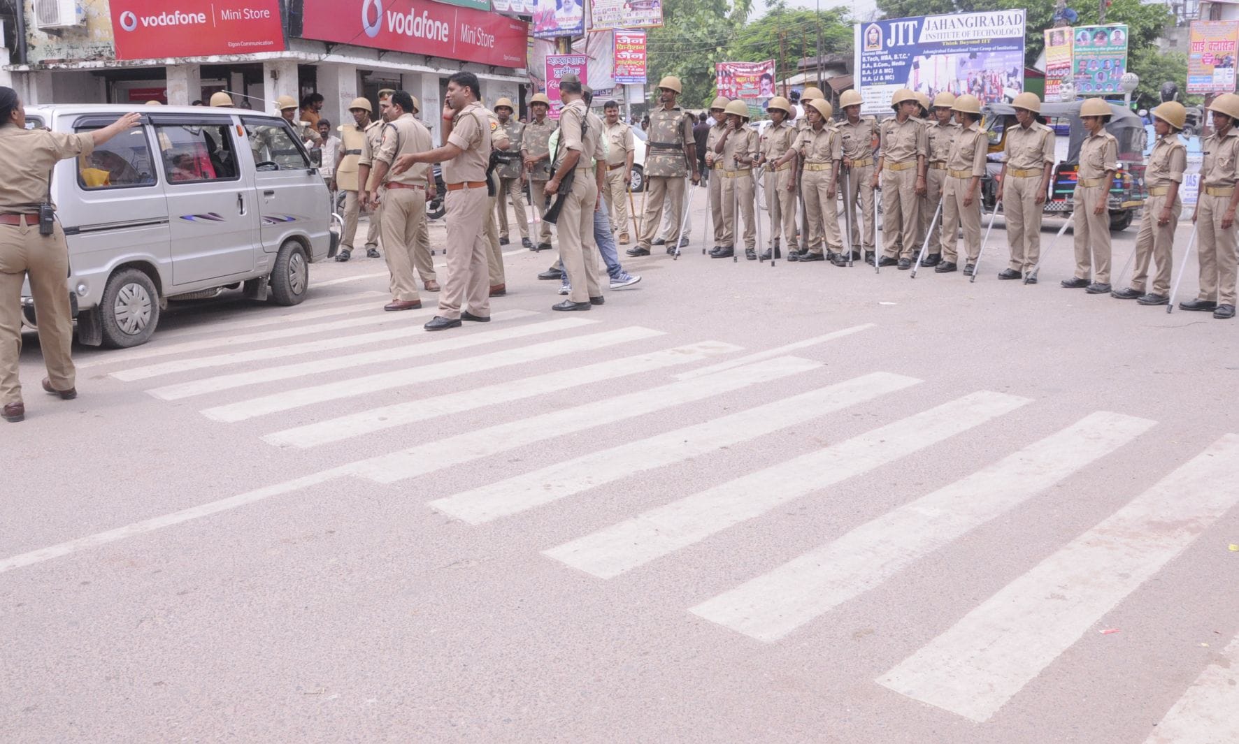 clash between barabanki bjp women and police