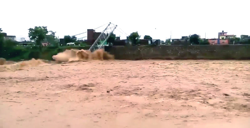 more than hundred people dead in nepal because of flood