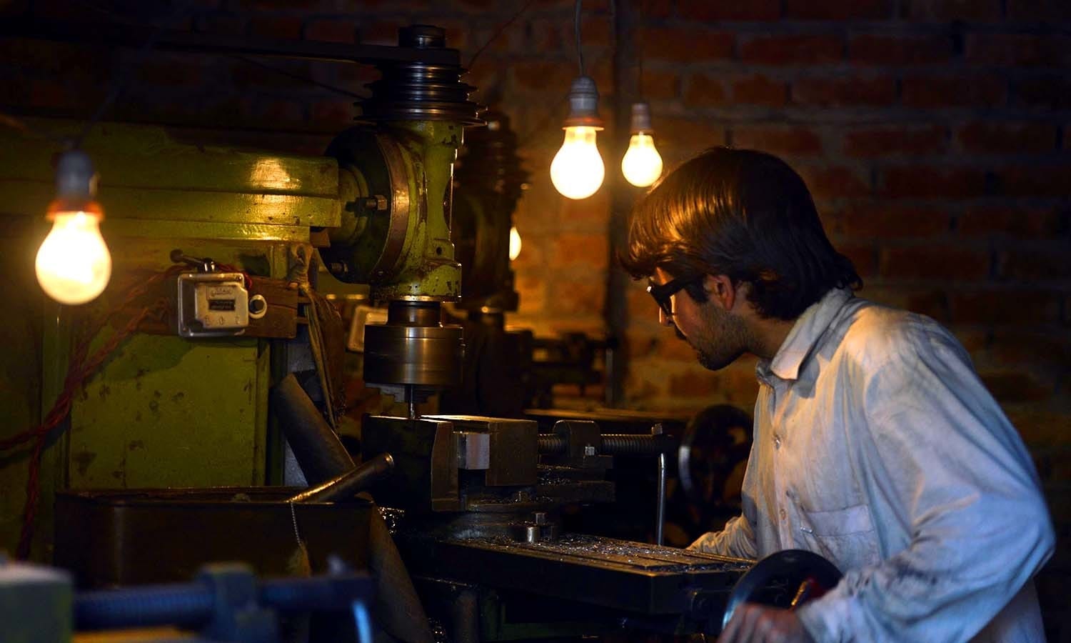 Guns cheaper than smartphones in Darra Adamkhel