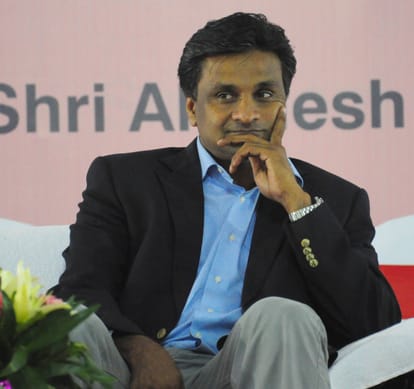  Javagal srinath addresses youth in Lucknow.