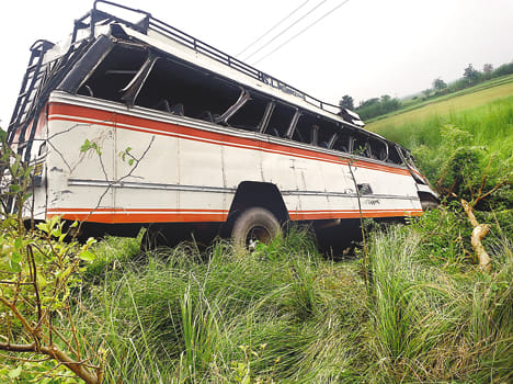 Bus falls into ravine, five injured