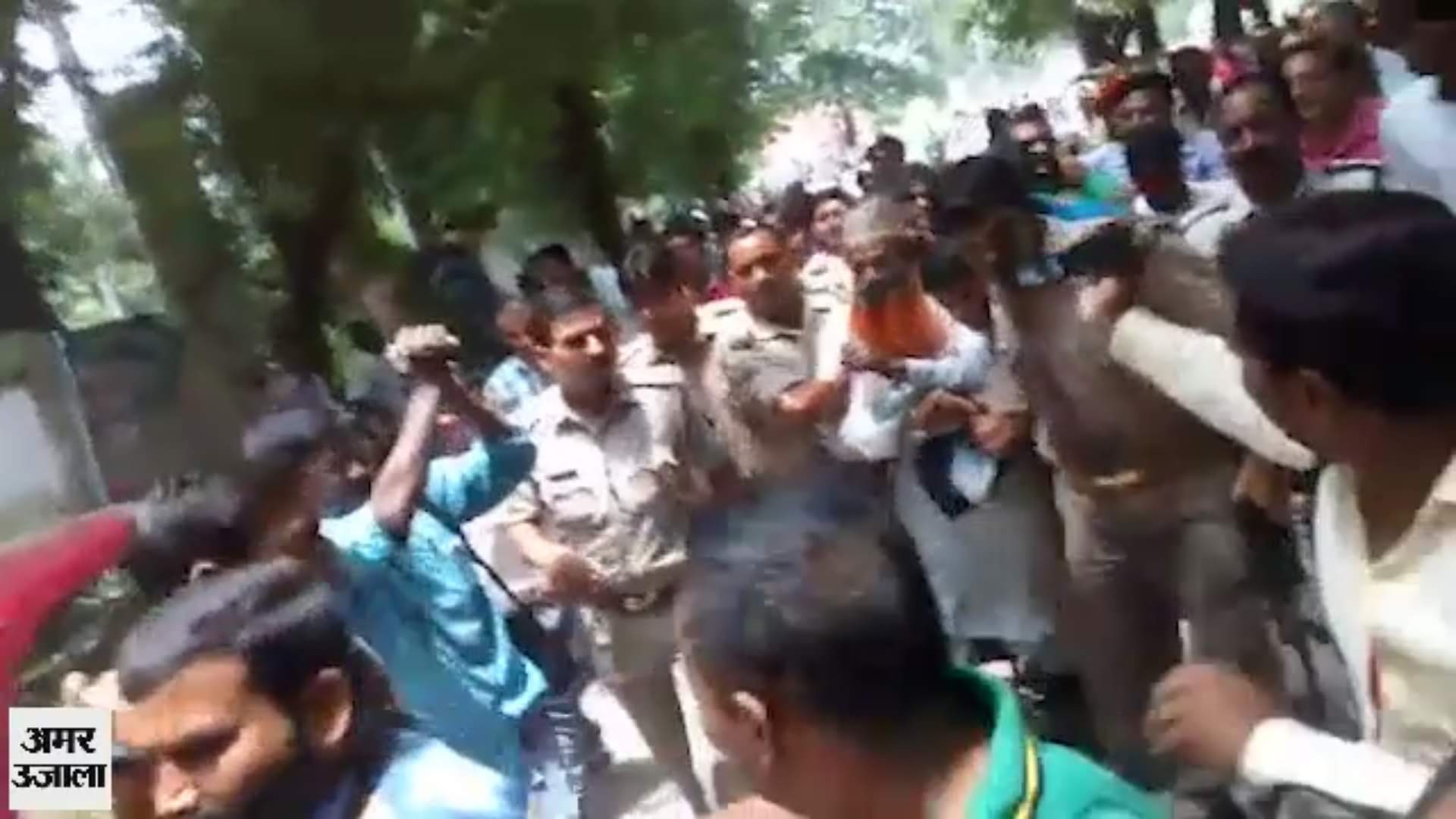 बलिया में आत्मदाह