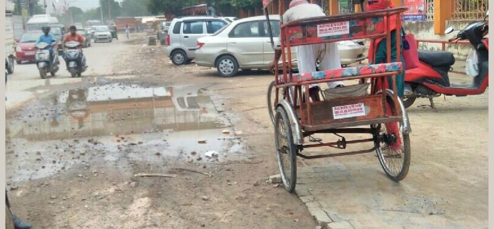 shitla mata mandir road is destructed from 6 months