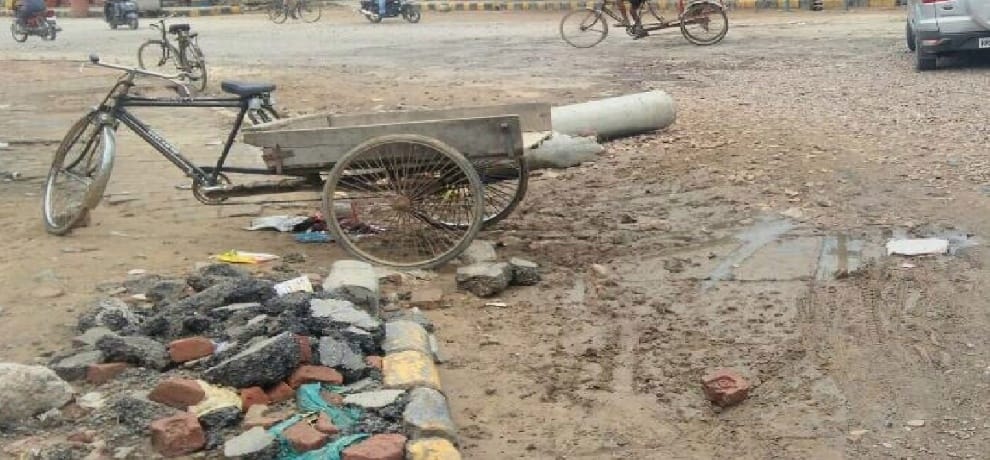 shitla mata mandir road is destructed from 6 months