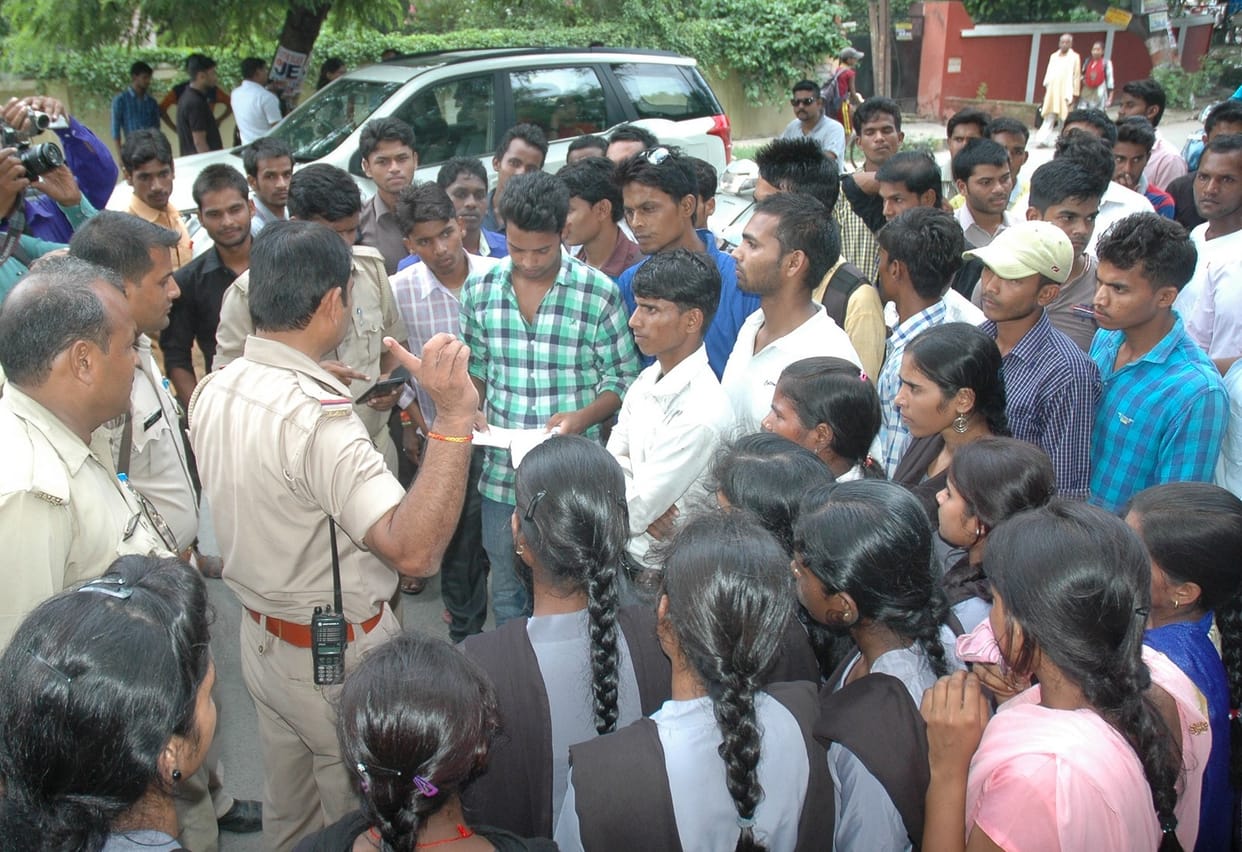 protest of students for scholarship
