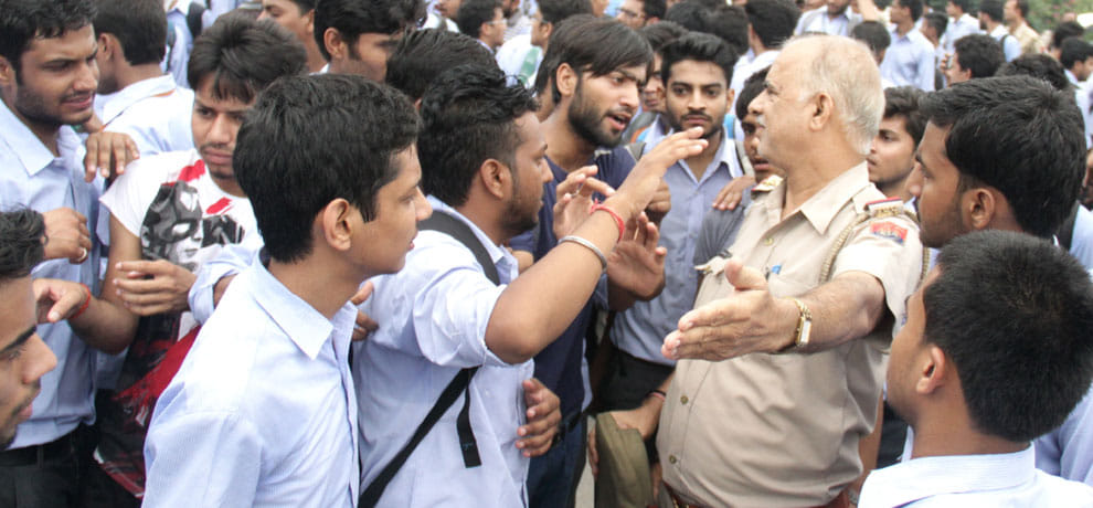 student died of electricity shock in abes college